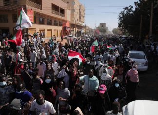 مفوضية حقوق الإنسان تبدي قلقها إزاء العنف المفرط في مواجهة المتظاهرين مفوضية حقوق الإنسان تبدي قلقها إزاء العنف المفرط في مواجهة المتظاهرين