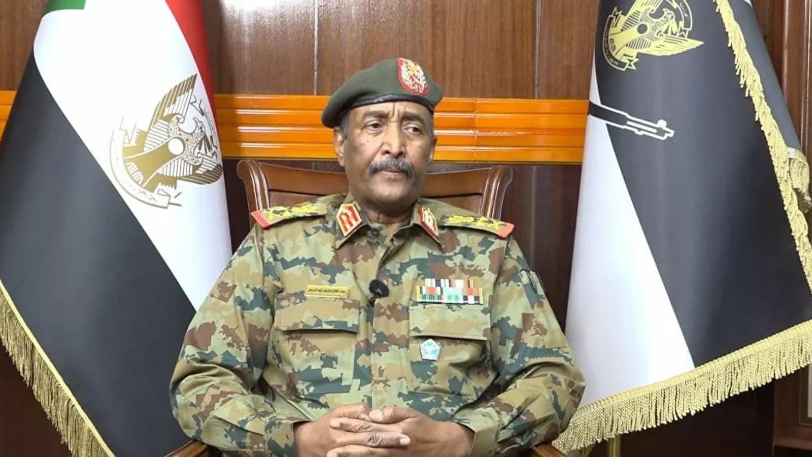 البرهان: نجدد التأكيد على التمسك بحماية البلاد من الانزلاق نحو الفوضى البرهان: نجدد التأكيد على التمسك بحماية البلاد من الانزلاق نحو الفوضى