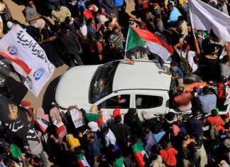 السودان: هل تنجح المبادرات المطروحة في حل تعقيدات المشهد؟ السودان: هل تنجح المبادرات المطروحة في حل تعقيدات المشهد؟