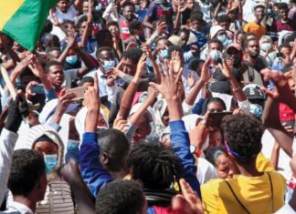 مظاهرات مفاجئة تربك حسابات السلطة في السودان مظاهرات مفاجئة تربك حسابات السلطة في السودان