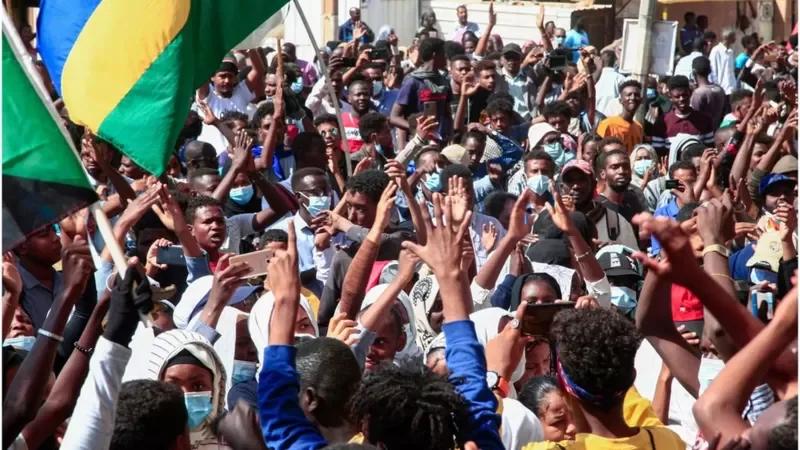 بعد استقالة حمدوك.. مخاوف من إحكام القبضة على السودانيين بعد استقالة حمدوك.. مخاوف من إحكام القبضة على السودانيين