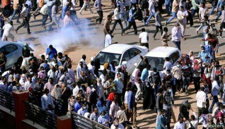 استقالة حمدوك.. الشارع يرسم سيناريوهات المُستقبل استقالة حمدوك.. الشارع يرسم سيناريوهات المُستقبل