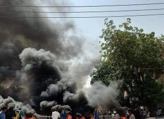 واشنطن تتمسك بـ«الوثيقة الدستورية» لحلّ أزمة السودان واشنطن تتمسك بـ«الوثيقة الدستورية» لحلّ أزمة السودان