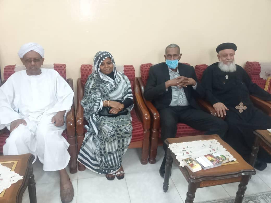 والي الجزيرة يقدم تهاني أعياد الميلاد بالكنيسة القبطية بودمدني والي الجزيرة يقدم تهاني أعياد الميلاد بالكنيسة القبطية بودمدني