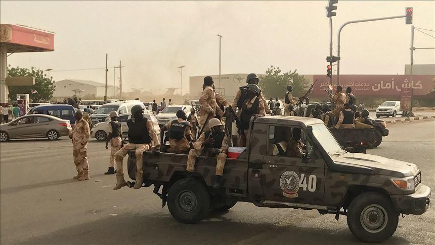 الطريق إلى قصر الجنرال.. غضب وقنابل وموت في مواكب الخميس الطريق إلى قصر الجنرال.. غضب وقنابل وموت في مواكب الخميس
