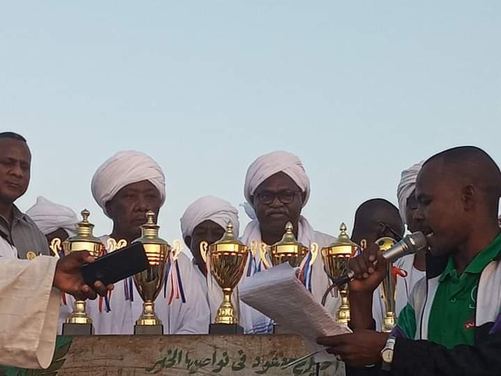 والي جنوب دارفور يتعهد بإكمال منشآت مؤسسات رياضة الفروسية والي جنوب دارفور يتعهد بإكمال منشآت مؤسسات رياضة الفروسية