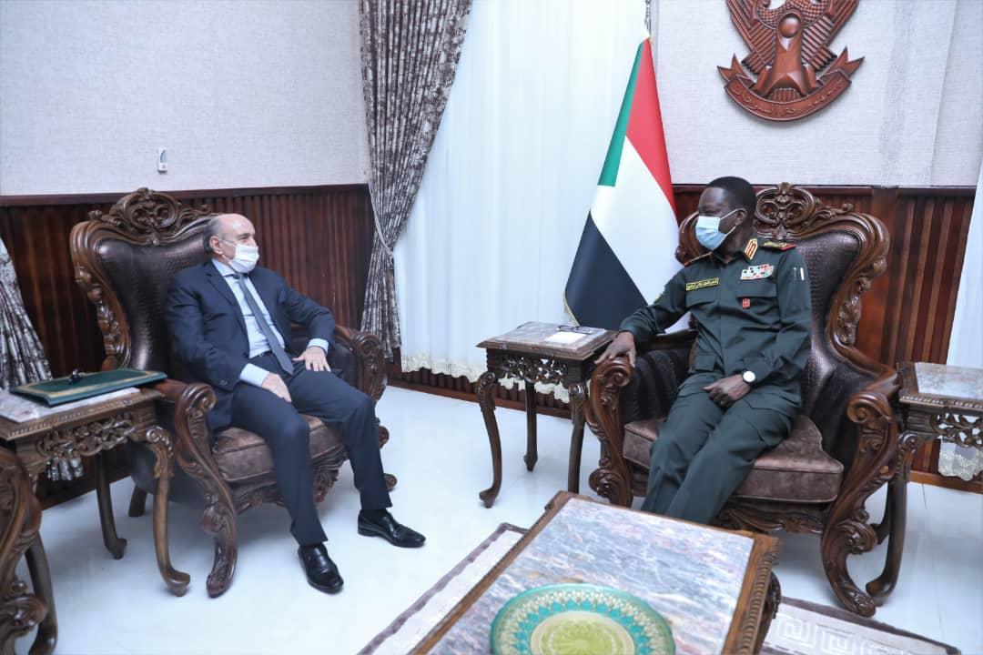 كباشي يلتقي الممثل الخاص للاتحاد الأفريقي لدى السودان كباشي يلتقي الممثل الخاص للاتحاد الأفريقي لدى السودان