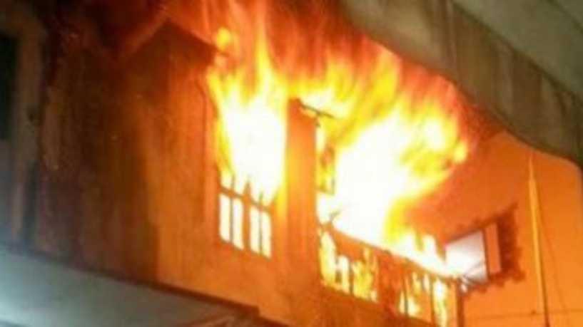 حريق في شقة سكنية بمصر يودي بحياة 4 أشخاص حريق في شقة سكنية بمصر يودي بحياة 4 أشخاص