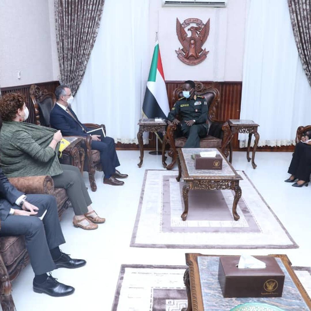 عضو السيادي الفريق كباشي يلتقي القائم بأعمال السفارة الأمريكية بالخرطوم عضو السيادي الفريق كباشي يلتقي القائم بأعمال السفارة الأمريكية بالخرطوم