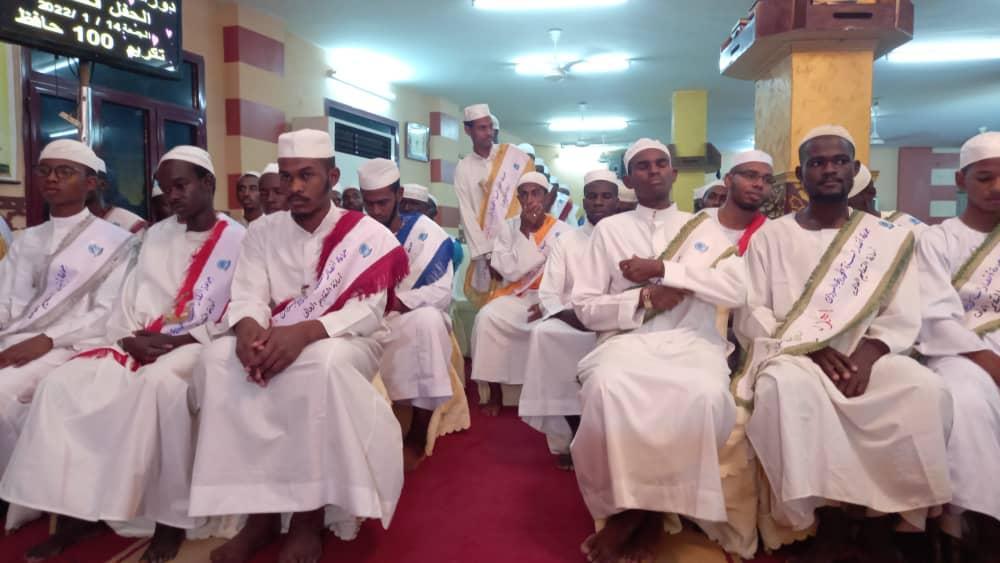 جماعة أنصار السنة تكرم ١٠٠ من حفظة القرآن الكريم بالخرطوم جماعة أنصار السنة تكرم ١٠٠ من حفظة القرآن الكريم بالخرطوم
