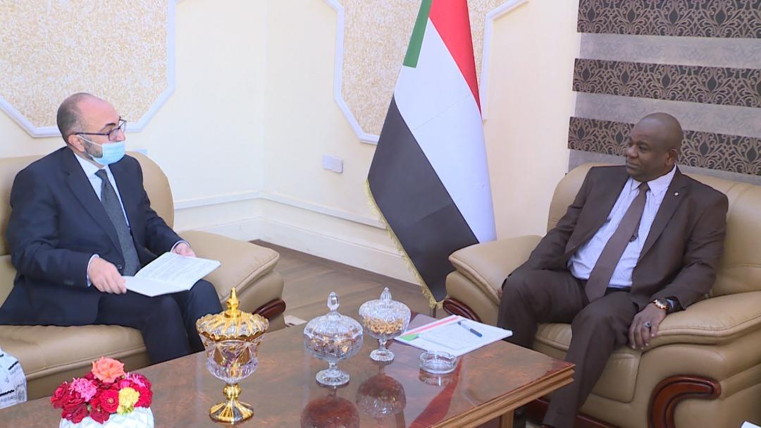 عضو السيادي أبوالقاسم برطم يلتقي سفير إيطاليا لدى السودان عضو السيادي أبوالقاسم برطم يلتقي سفير إيطاليا لدى السودان