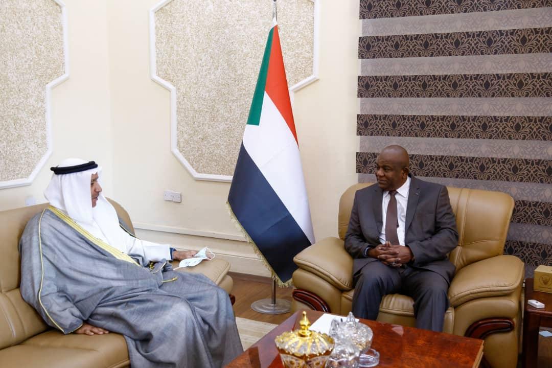 عضو السيادي ابو القاسم برطم يلتقي السفير الكويتي لدى السودان عضو السيادي ابو القاسم برطم يلتقي السفير الكويتي لدى السودان