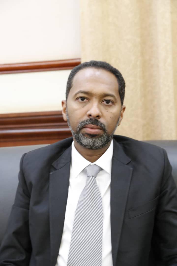 خالد عمر لـ(مساعدة وزير الخارجية الأمريكي): لا مخرج من الأزمة السياسية إلا بالاستجابة لمطالب الشارع خالد عمر لـ(مساعدة وزير الخارجية الأمريكي): لا مخرج من الأزمة السياسية إلا بالاستجابة لمطالب الشارع