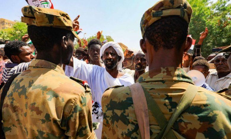 البرهان يبحث مع وفد من “سيسا” تطورات الأوضاع في السودان البرهان يبحث مع وفد من “سيسا” تطورات الأوضاع في السودان