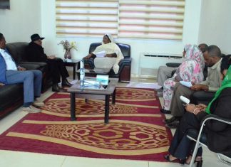 وزيرة الاستثمار تبحث مع مستثمرين وطنيين فرص الاستثمار بالبلاد وزيرة الاستثمار تبحث مع مستثمرين وطنيين فرص الاستثمار بالبلاد