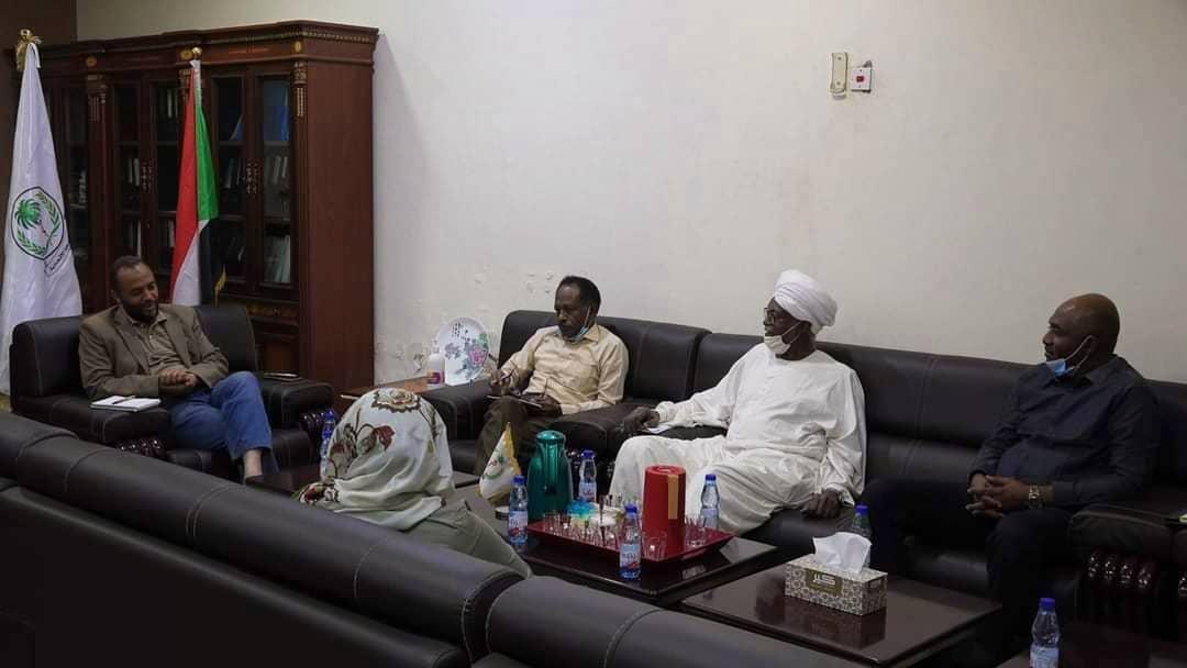 الصحة الاتحادىة تلتزم بدعم الصناعة الوطنية للأدوية الصحة الاتحادىة تلتزم بدعم الصناعة الوطنية للأدوية