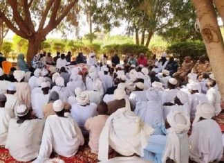 نمر يجدد التزام حكومته بحماية النازحين وتوفير الأمن لهم نمر يجدد التزام حكومته بحماية النازحين وتوفير الأمن لهم