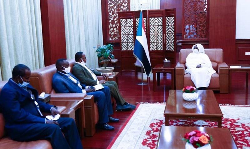 دكتورة سلمى عبد الجبار تلتقي وفدا من مركز سودان سلام دكتورة سلمى عبد الجبار تلتقي وفدا من مركز سودان سلام