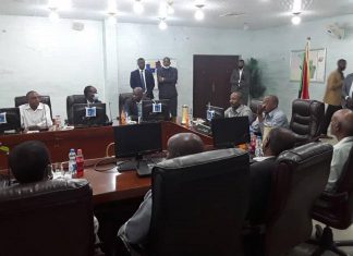 وزير الثروة الحيوانية يتعهد بتعويض المتضررين من نفوق الماشية بالبطانة وزير الثروة الحيوانية يتعهد بتعويض المتضررين من نفوق الماشية بالبطانة