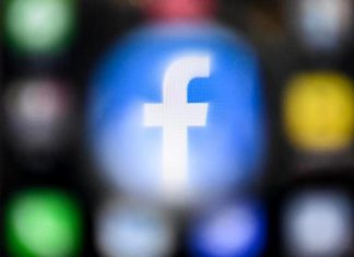 غرامة بريطانية بأكثر من مليوني دولار على “فيسبوك” غرامة بريطانية بأكثر من مليوني دولار على "فيسبوك"