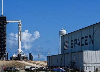 “ناسا” ترصد الحفرة الناجمة عن اصطدام صاروخ بالقمر "ناسا" ترصد الحفرة الناجمة عن اصطدام صاروخ بالقمر