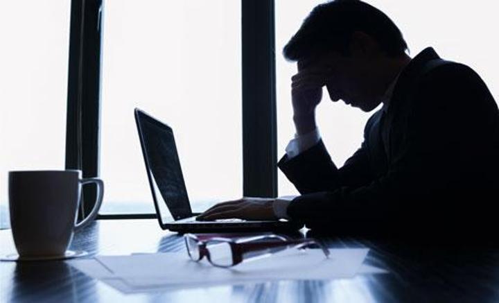 علامات تحذيرية تشير إلى أن جسدك ينهار بسبب الإجهاد علامات تحذيرية تشير إلى أن جسدك ينهار بسبب الإجهاد