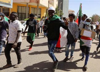 «الحرية والتغيير» يتمسك بإخراج العسكر من العملية السياسية «الحرية والتغيير» يتمسك بإخراج العسكر من العملية السياسية