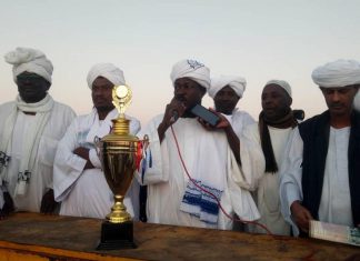 والي جنوب دارفور بالإنابة يعد بتطوير منشط رياضة الفروسية والي جنوب دارفور بالإنابة يعد بتطوير منشط رياضة الفروسية