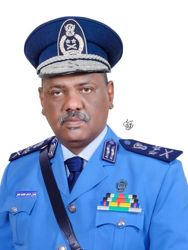 وزير الداخلية يؤكد معالجة قضايا ضباط الشرطة المفصولين تعسفياً وزير الداخلية يؤكد معالجة قضايا ضباط الشرطة المفصولين تعسفياً