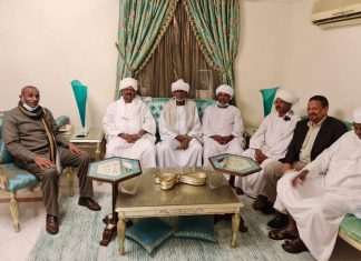 وفد من الشرق بقيادة ترك يزور جمال الوالي بـ(جدة) و فد من الشرق بقيادة ترك يزور جمال الوالي بـ (جدة)