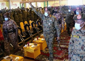 القائد العام للقوات المسلحة يتفقد منطقة وادي سيدنا العسكرية القائد العام للقوات المسلحة يتفقد منطقة وادي سيدنا العسكرية