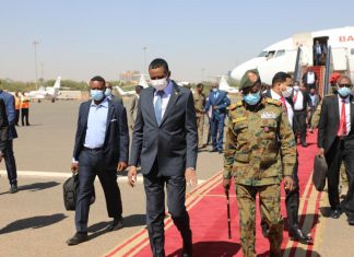 دقلو يعود للبلاد بعد زيارة رسمية لجمهورية جنوب السودان دقلو يعود للبلاد بعد زيارة رسمية لجمهورية جنوب السودان