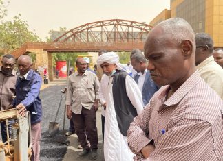 والي الخرطوم يقف على تأهيل جسر النيل الأزرق والي الخرطوم يقف على تأهيل جسر النيل الأزرق