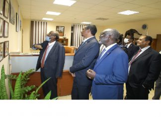 دقلو يوجه بإلغاء رسوم القنصلية لطلاب المنح بجامعات الخارج دقلو يوجه بإلغاء رسوم القنصلية لطلاب المنح بجامعات الخارج