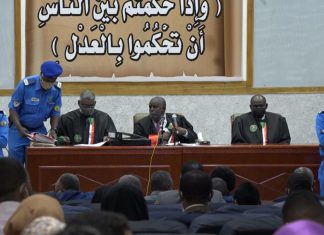 حوار للراحل الترابي يتسبب في هرج داخل قاعة محاكمة “انقلاب الإنقاذ” حوار للراحل الترابي يتسبب في هرج داخل قاعة محاكمة “انقلاب الإنقاذ”