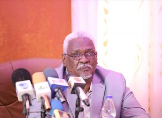 والي نهر النيل يعلن عن اتجاه الولاية للطاقة الشمسية والي نهر النيل يعلن عن اتجاه الولاية للطاقة الشمسية