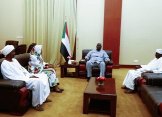 عضو السيادي مالك عقار يلتقي وفد تجمع المهنيين الإتحاديين عضو السيادي مالك عقار يلتقي وفد تجمع المهنيين الإتحاديين