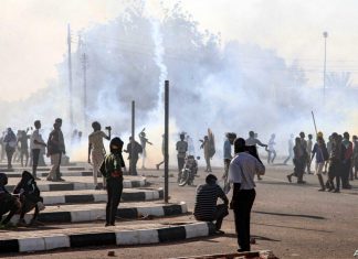 مقاومة الخرطوم تعلن إغلاق شارع شهير مقاومة الخرطوم تعلن إغلاق شارع شهير