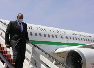 البرهان يعود للبلاد بعد زيارة لدولة الإمارات العربية المتحدة البرهان يعود للبلاد بعد زيارة لدولة الإمارات العربية المتحدة