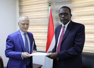 وكيل الخارجية المكلف بالإنابة يتسلم اوراق اعتماد سفراء جدد بالسودان وكيل الخارجية المكلف بالإنابة يتسلم اوراق اعتماد سفراء جدد بالسودان