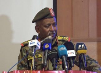 الجيش: خياران لإيقاف التدهور في السودان الجيش: خياران لإيقاف التدهور في السودان