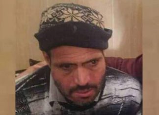 كفيف جزائري يعود إلى أهله بعدما تاه 27 عاماً كفيف جزائري يعود إلى أهله بعدما تاه 27 عاماً