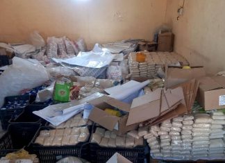 ضبط مخزنين لاعادة تعبئة مواد غذائية منتهية الصلاحية ضبط مخزنين لاعادة تعبئة مواد غذائية منتهية الصلاحية