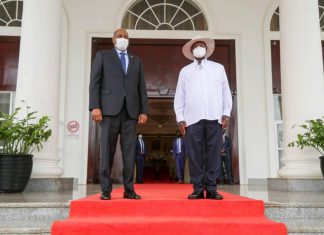 لدى لقائه البرهان..الرئيس اليوغندي يشدد على ضرورة التوافق والإجماع الوطني لدى لقائه البرهان..الرئيس اليوغندي يشددعلى ضرورة التوافق والإجماع الوطني