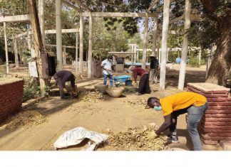 إعلاميون من أجل البيئة وبيتنا أخضر يدشنان حملة نظافة للحديقة النباتية إعلاميون من أجل البيئة وبيتنا أخضر يدشنان حملة نظافةللحديقة النباتية