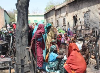 وفاة طفل وجرح إمراة بمركز للنازحين بالجنينة بسبب حريق وفاة طفل وجرح إمراة بمركز للنازحين بالجنينة بسبب حريق