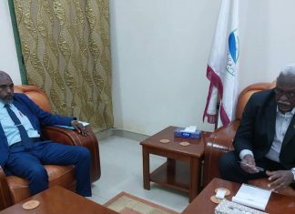 والي نهر النيل يلتقي الأمين العام لديوان الزكاة الجديد بالولاية والي نهر النيل يلتقي الأمين العام لديوان الزكاة الجديد بالولاية