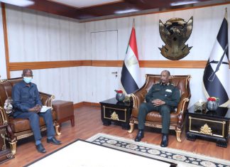 البرهان يلتقي مبعوث الايقاد الخاص لجمهورية جنوب السودان البرهان يلتقي مبعوث الايقاد الخاص لجمهورية جنوب السودان