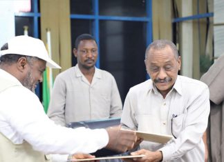 حكومة القضارف توقع اتفاقية تنفيذ مشروع آبار مياه ابو النجا حكومة القضارف توقع اتفاقية تنفيذ مشروع آبار مياه ابو النجا