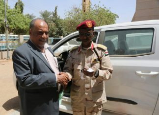 دقلو يدعم التعليم العالي بسيارات جديدة دقلو يدعم التعليم العالي بسيارات جديدة